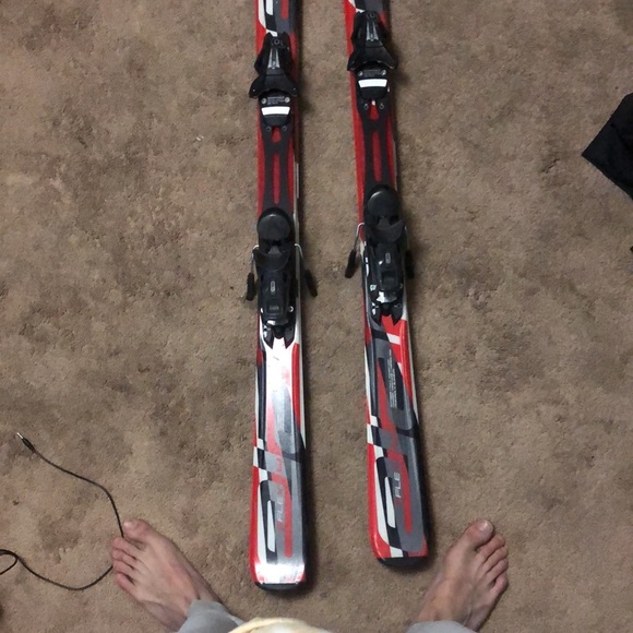 Skis - Picture 7 of 8